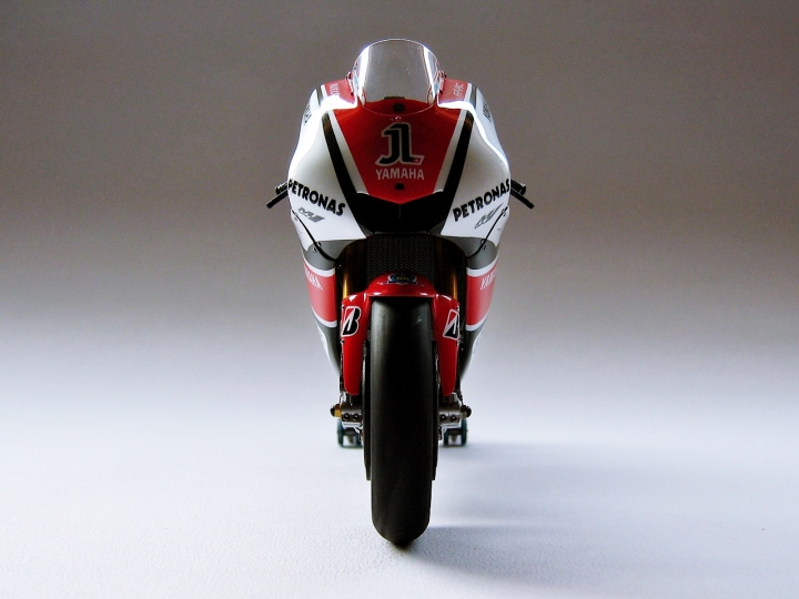 [作品分享] 歷史傳承！YAMAHA YZR-M1 世界GP參賽五十周年紀念