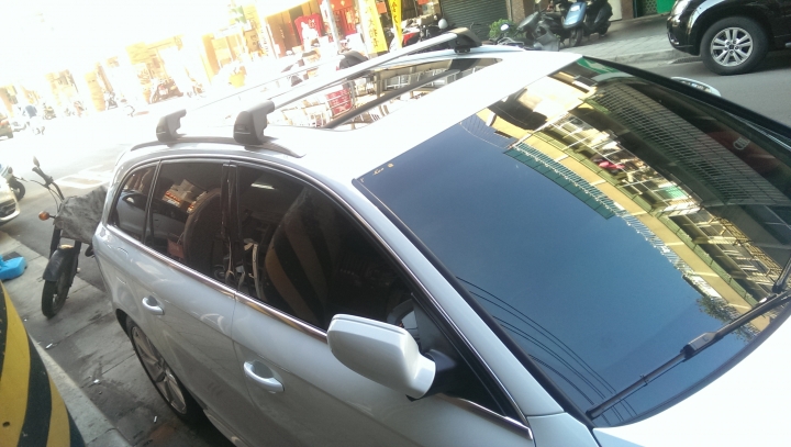 A4 AVANT+YAKIMA旅行箱