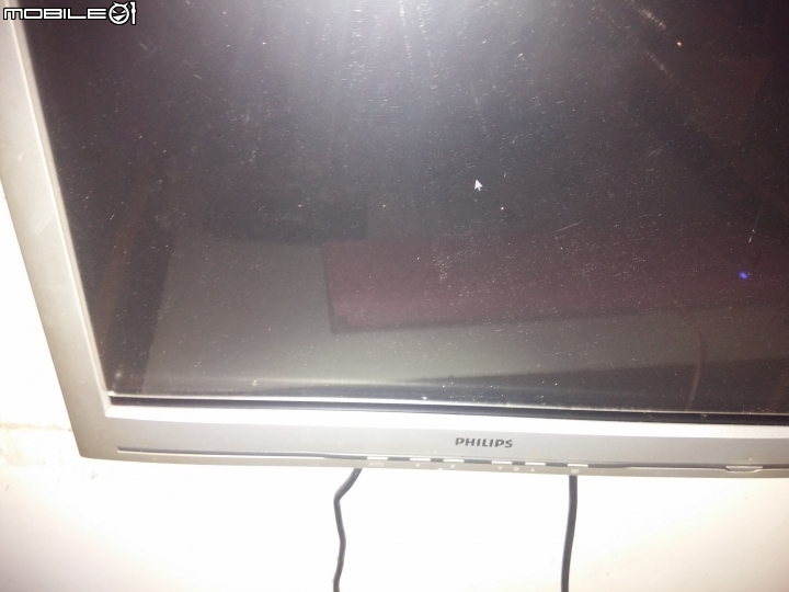 請問我的電腦螢幕怎麼黑漆漆一片!!!!!!!!