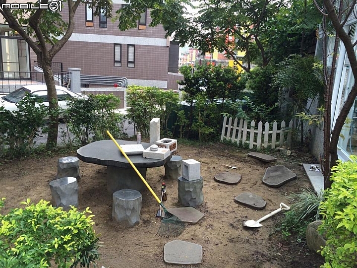 鋪草皮