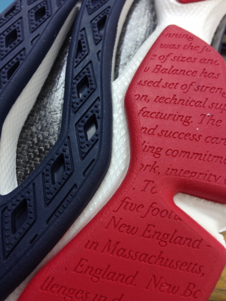 New Balance 總統慢跑鞋  M2040v2 Navy with Red