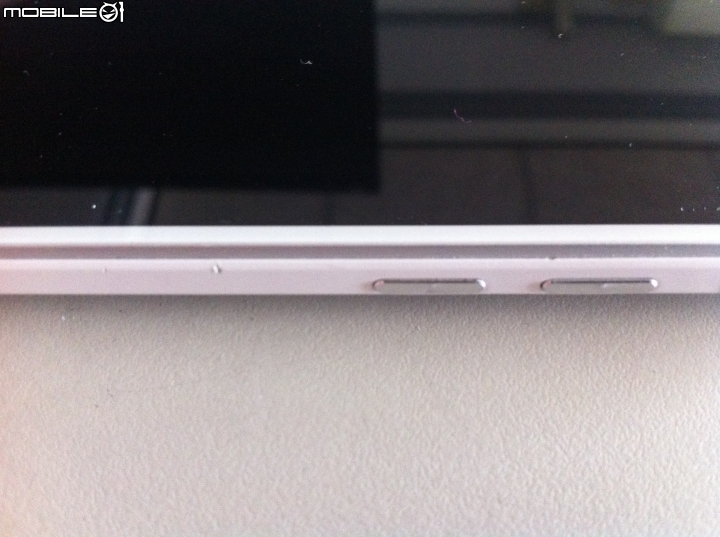 HTC BUTTERFLY 2泡水