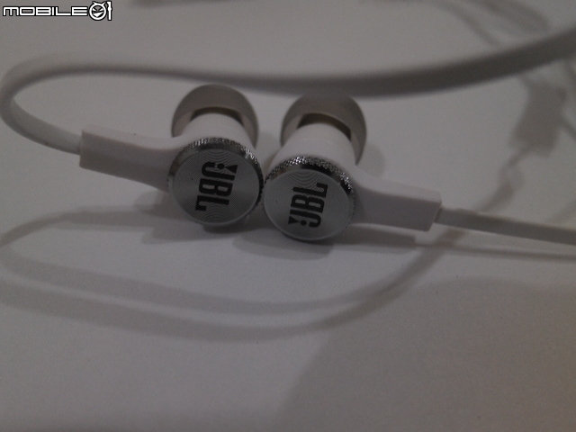 JBL E10 耳機 開箱文 JBL SYNCHROS E10 買了很開心 CP值好高