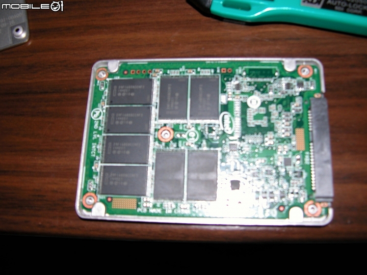 [開箱]不是烏龜而是蝸牛 Intel 530 SSD 固態硬碟