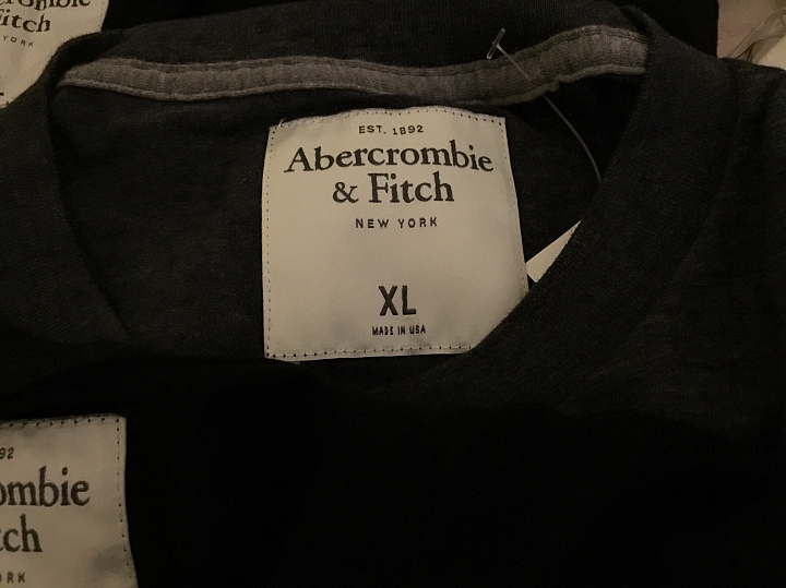 MADE IN U.S.A. 的 A&F Tee !!!