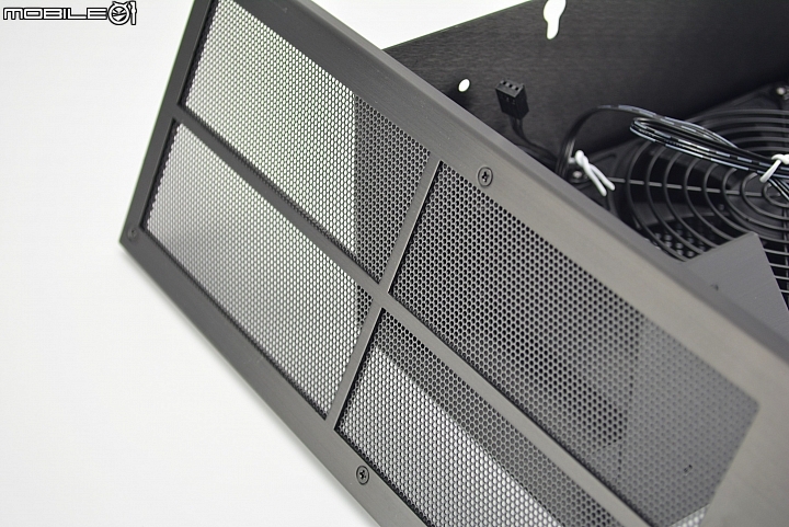 01/26更新記憶體大亂鬥【挑戰地表最強Mini-ITX】聯力PC-O5S 開箱