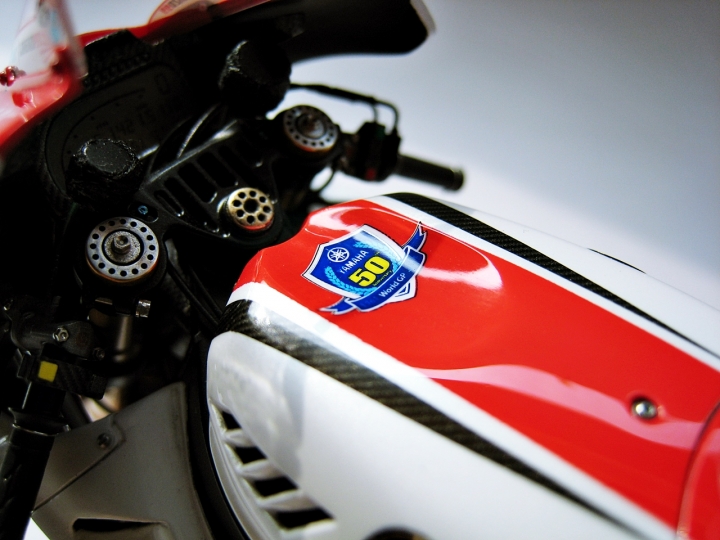 [作品分享] 歷史傳承！YAMAHA YZR-M1 世界GP參賽五十周年紀念