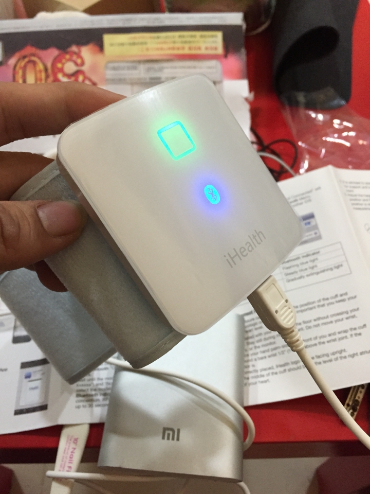 iHealth WIRELESS BLOOD PRESSURE WRIST MONITOR 藍芽血壓計
