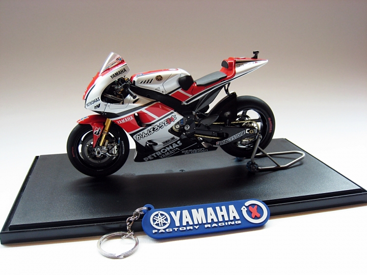 [作品分享] 歷史傳承！YAMAHA YZR-M1 世界GP參賽五十周年紀念