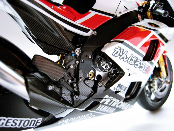 [作品分享] 歷史傳承！YAMAHA YZR-M1 世界GP參賽五十周年紀念
