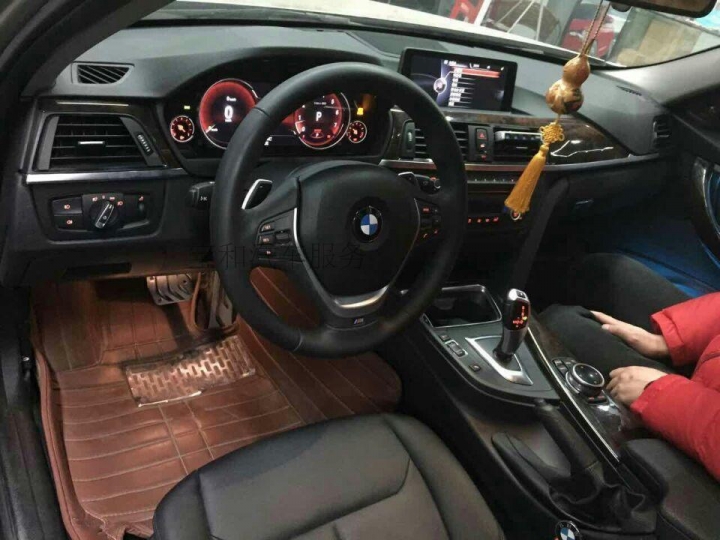 BMW 新3系列 全液晶螢幕