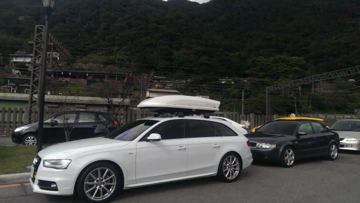 A4 AVANT+YAKIMA旅行箱