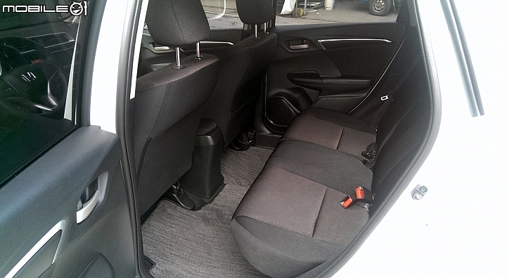 HONDA FIT V.S. FORD FOCUS 5D 1.6的租車使用分享