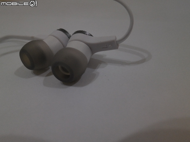JBL E10 耳機 開箱文 JBL SYNCHROS E10 買了很開心 CP值好高