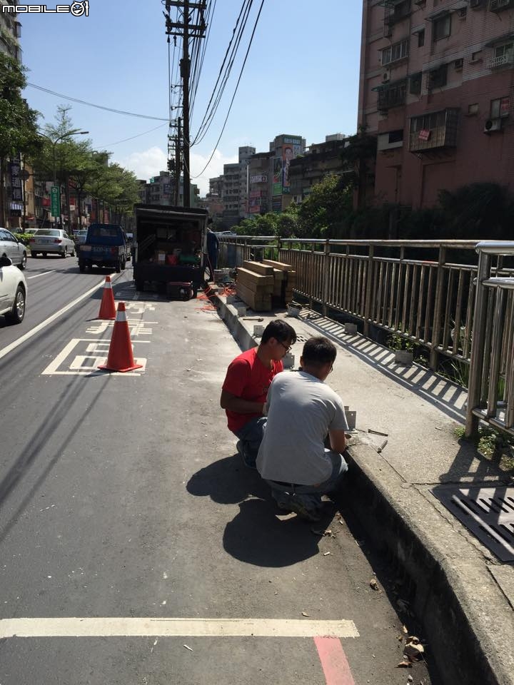 捐贈"巴士候車亭"
