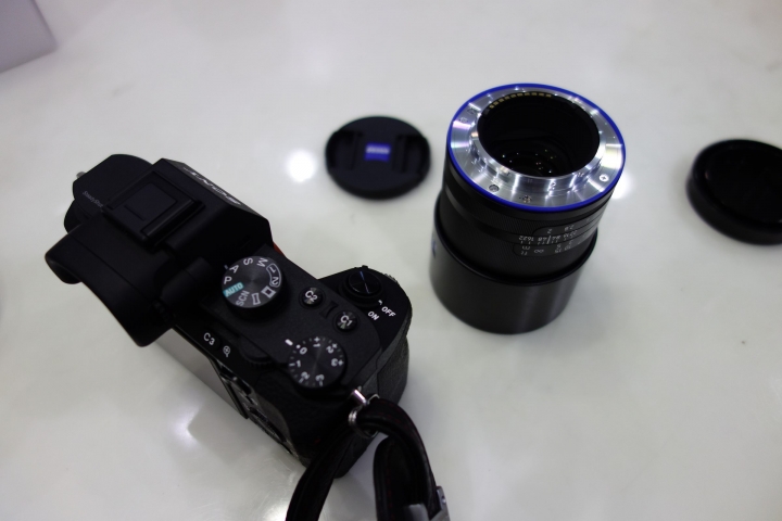 ZEISS  Loxia 50/f2   藍標、藍圈加持~ 從此考試都一百分!!!
