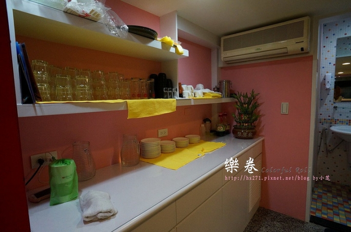 【台北美食】捷運中山站‧親子餐廳Colorful Roll 樂卷~美式加州卷Ｘ牛樂風拉麵不夠吃!?加麵不用錢！