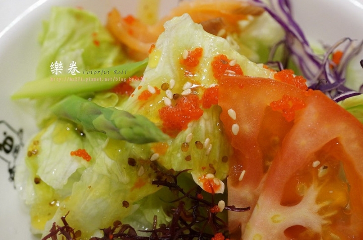 【台北美食】捷運中山站‧親子餐廳Colorful Roll 樂卷~美式加州卷Ｘ牛樂風拉麵不夠吃!?加麵不用錢！