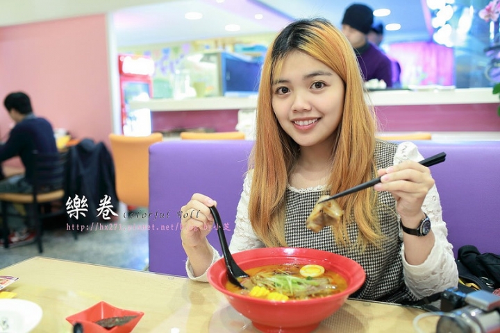 【台北美食】捷運中山站‧親子餐廳Colorful Roll 樂卷~美式加州卷Ｘ牛樂風拉麵不夠吃!?加麵不用錢！