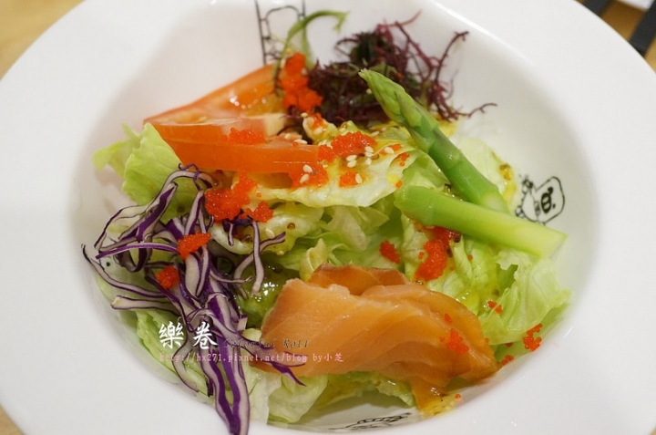 【台北美食】捷運中山站‧親子餐廳Colorful Roll 樂卷~美式加州卷Ｘ牛樂風拉麵不夠吃!?加麵不用錢！