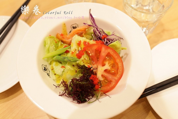 【台北美食】捷運中山站‧親子餐廳Colorful Roll 樂卷~美式加州卷Ｘ牛樂風拉麵不夠吃!?加麵不用錢！