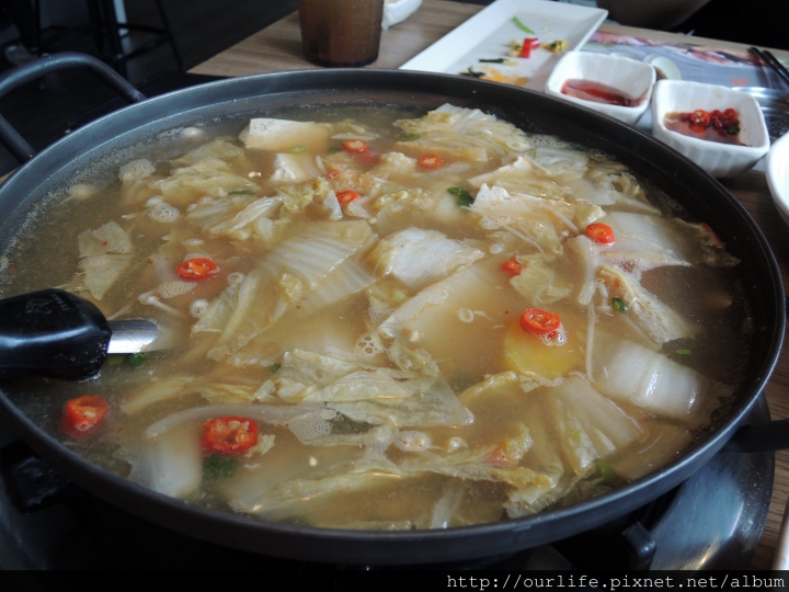 台中北區．268元韓式海陸鍋@黃鶴洞韓式料理中友店