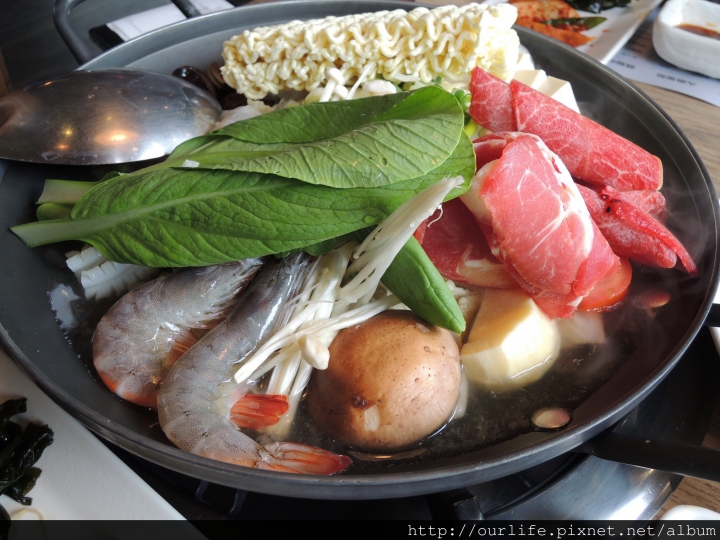 台中北區．268元韓式海陸鍋@黃鶴洞韓式料理中友店