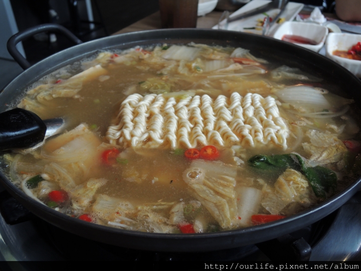 台中北區．268元韓式海陸鍋@黃鶴洞韓式料理中友店