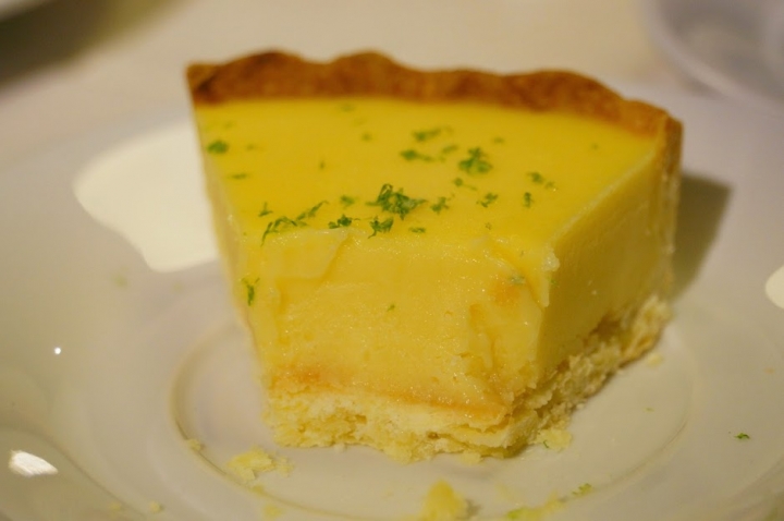 結合咖啡、展演空間、設計和餐具的[ ME Living Arts/皿皿 ]