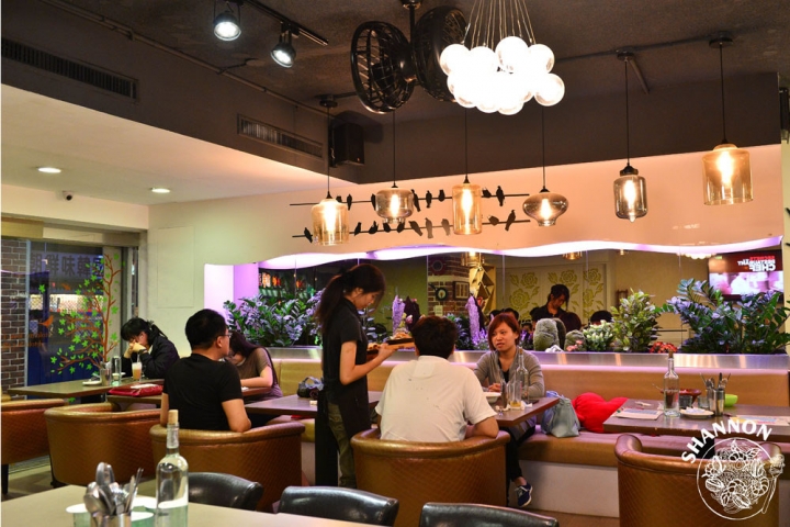 台北新店區[Number Nine咖啡&廚房]簡餐、漢堡、咖啡、甜點、義大利麵(捷運大坪林站)