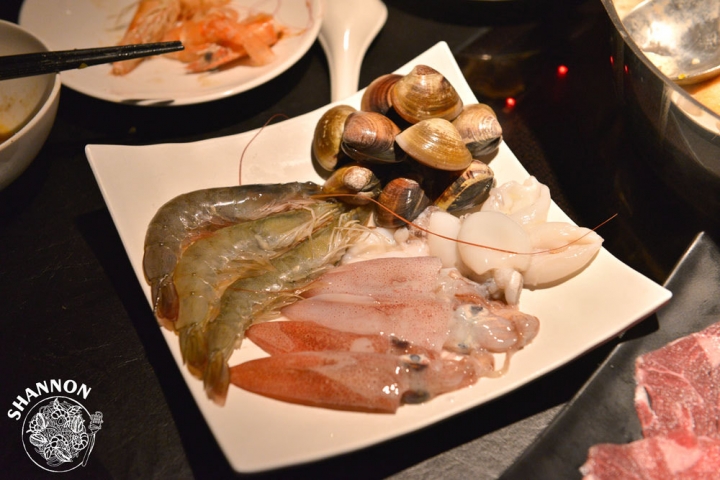 台北信義區[辛殿麻辣鍋(ATT 4 FUN信義店)]麻辣鍋、吃到飽、聚會、訂位、火鍋(市政府捷運站)