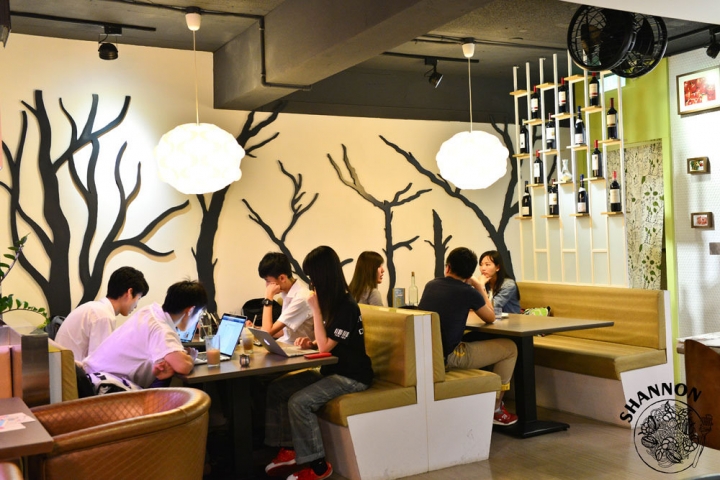 台北新店區[Number Nine咖啡&廚房]簡餐、漢堡、咖啡、甜點、義大利麵(捷運大坪林站)