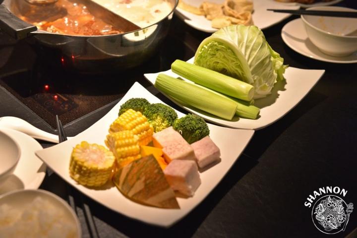 台北信義區[辛殿麻辣鍋(ATT 4 FUN信義店)]麻辣鍋、吃到飽、聚會、訂位、火鍋(市政府捷運站)