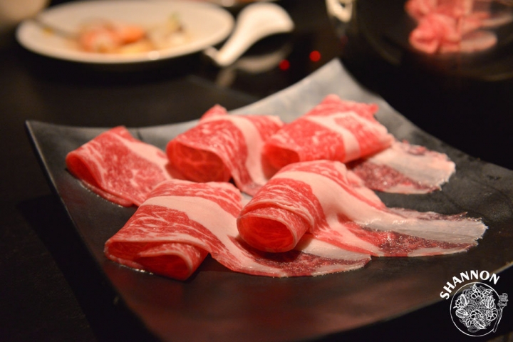 台北信義區[辛殿麻辣鍋(ATT 4 FUN信義店)]麻辣鍋、吃到飽、聚會、訂位、火鍋(市政府捷運站)
