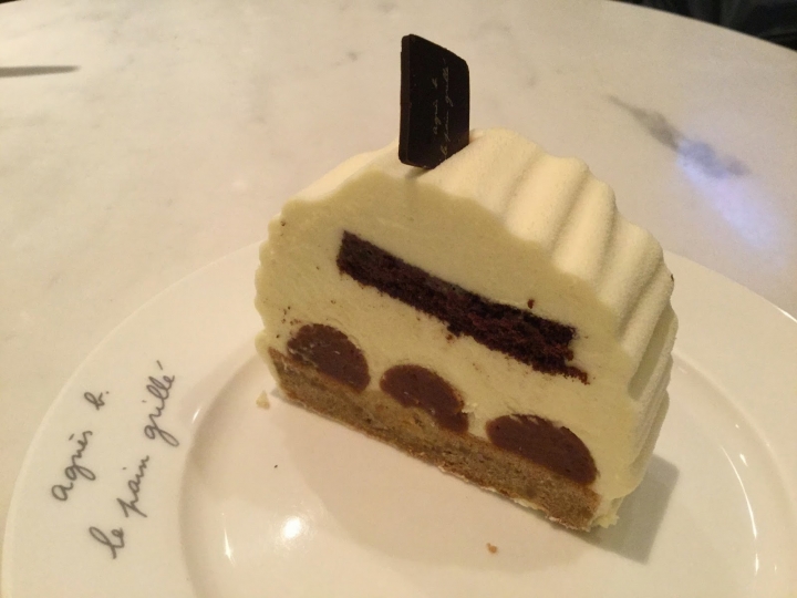 [食記]法式甜點 agnès b. café 小熊開心果巧克力蛋糕。超萌~ @微風廣場2F