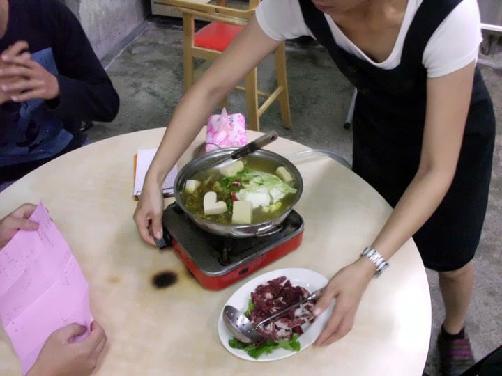 【羊肉爐狂熱者的朝聖地】萬丹王品現宰羊肉爐~招牌~咖哩羊肉爐