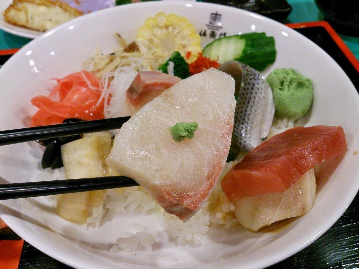 伍衛門日式丼飯 - 便宜新鮮任選四種生魚片的生魚片丼飯 - 新北市板橋區日式料理