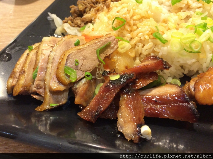 台中科博館．燒臘滿飯煲湯甘醇@德記雲吞茶館