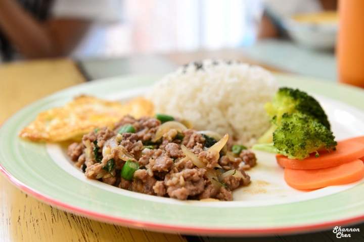 台中南區[THAI泰好喝泰式茶(忠孝店)]泰式料理、泰式小吃、泰式茶、中餐、下午茶、甜點、手搖飲品