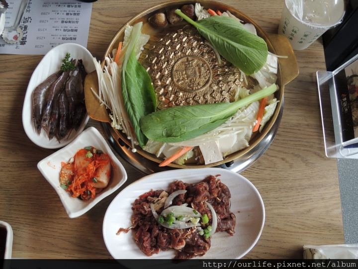 台中北區．268元韓式海陸鍋@黃鶴洞韓式料理中友店