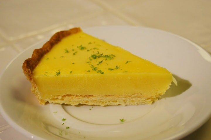 結合咖啡、展演空間、設計和餐具的[ ME Living Arts/皿皿 ]