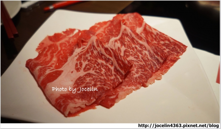 [台北美食] 滿堂紅頂級麻辣鴛鴦鍋 | 白金級牛肉的味蕾饗宴