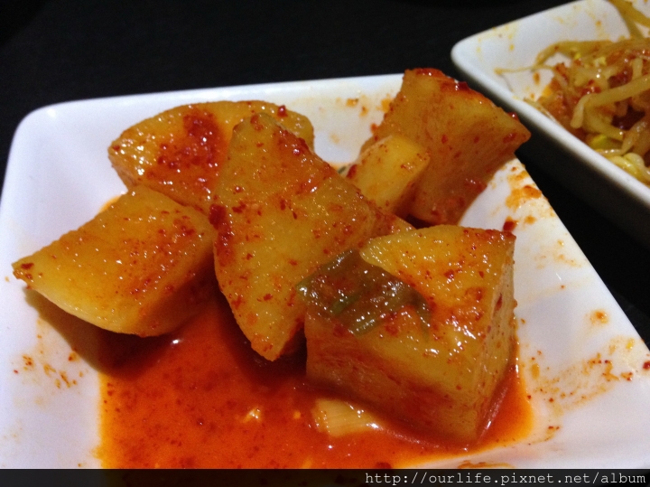 高雄必吃．價平量多又道地的韓國料理@哈摩尼韓食堂(+wifi)