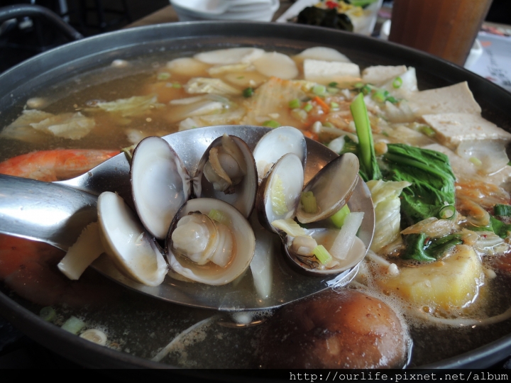 台中北區．268元韓式海陸鍋@黃鶴洞韓式料理中友店