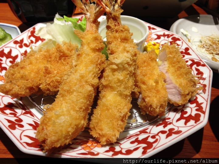 高雄夢時代．軟嫩多汁超霸氣的炸豬排@銀座杏子日式豬排