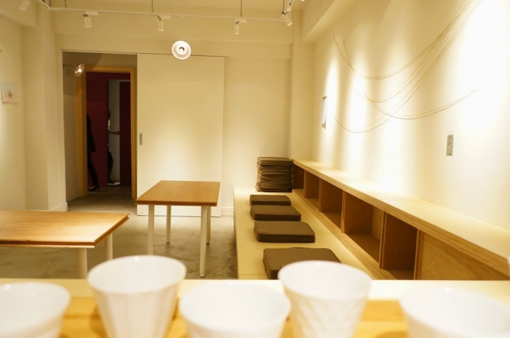 結合咖啡、展演空間、設計和餐具的[ ME Living Arts/皿皿 ]