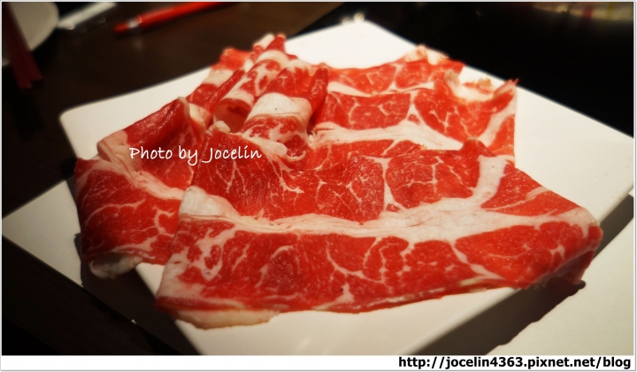 [台北美食] 滿堂紅頂級麻辣鴛鴦鍋 | 白金級牛肉的味蕾饗宴