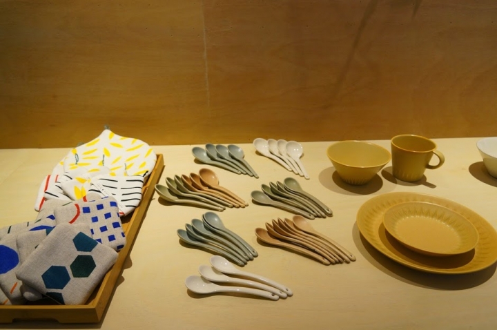 結合咖啡、展演空間、設計和餐具的[ ME Living Arts/皿皿 ]