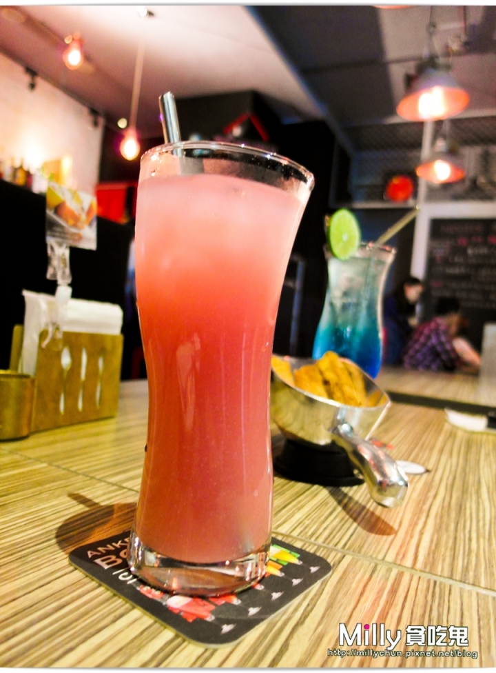 NOOICE餐酒館。工業風設計裝潢~創意餐點好吸睛