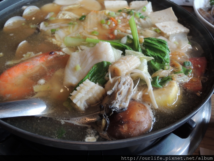 台中北區．268元韓式海陸鍋@黃鶴洞韓式料理中友店